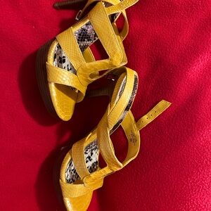 Gianni Nini yellow sandals